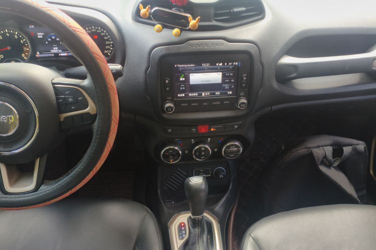 Jeep 自由侠 2016款 1.4T 自动智能版局部细节16