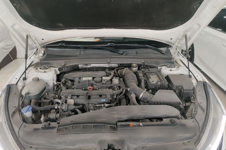 起亚K5 2020款 270T CVVD 豪华科技版机舱底盘24