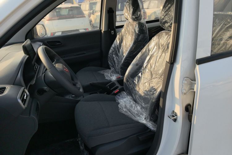 五菱汽车 五菱宏光新能源 2024款 纯电版 300KM 标准型局部细节19