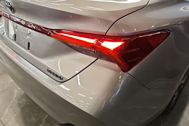 丰田 亚洲龙 2019款 双擎 2.5L 豪华版 国VI车身外观9