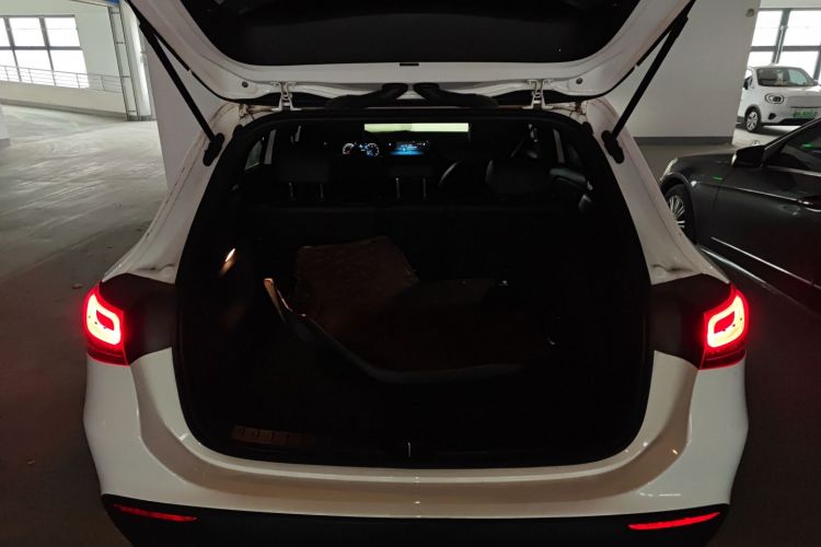 奔驰GLA 2023款 GLA 200局部细节23