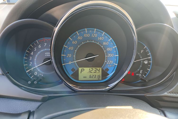 丰田 YARiS L 致炫 2014款 1.5G 自动炫动版局部细节14