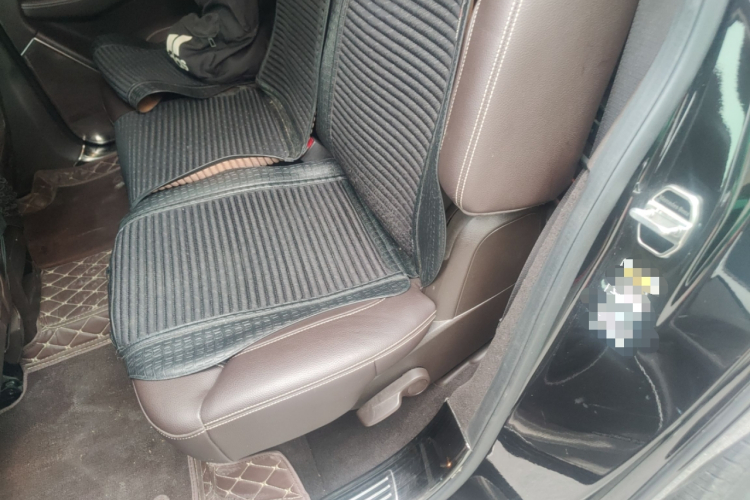 奔驰GLS 2018款 GLS 320 4MATIC中控内饰21