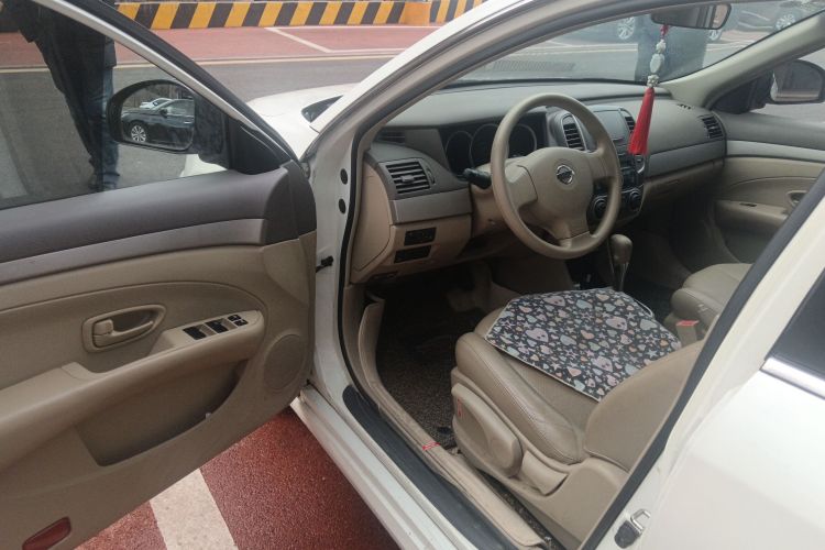 日产 轩逸 2018款 经典 1.6XE+ CVT豪华版中控内饰20