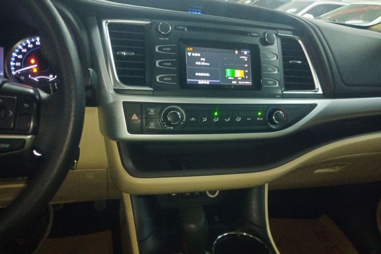 丰田 汉兰达 2018款 2.0T 四驱精英版 7座 国VI中控内饰16