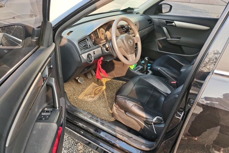 大众 朗逸 2013款 改款经典 1.6L 手动风尚版中控内饰20