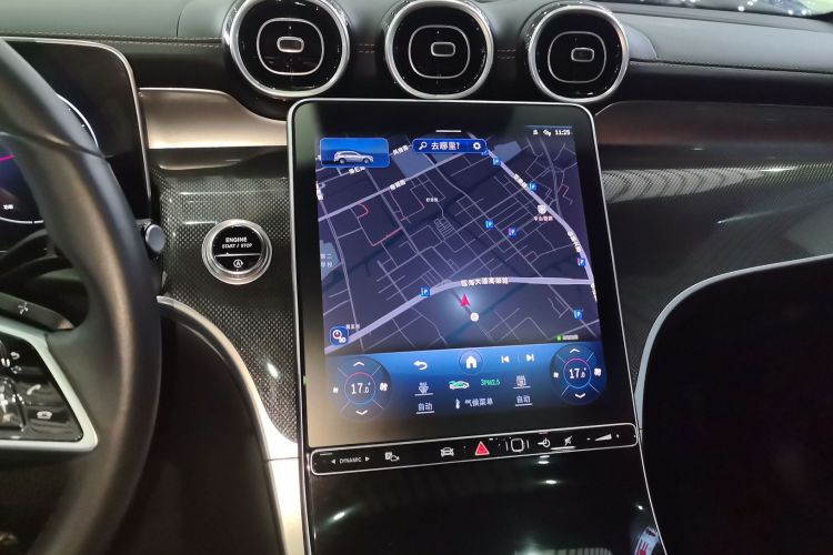 奔驰GLC 2023款 GLC 260 L 4MATIC 动感型 7座中控内饰16