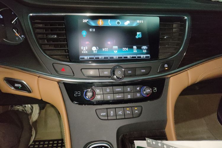 别克 君越 2016款 28T 豪华型中控内饰16