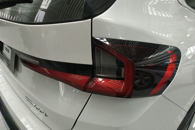 宝马X1 2023款 xDrive25Li X设计套装车身外观9