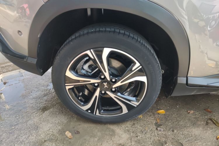 小鹏G3 2020款 520 尊享版车身外观6008