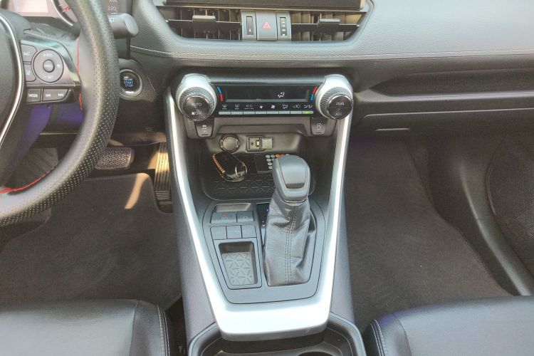 丰田 威兰达 2020款 2.0L CVT两驱豪华版中控内饰18