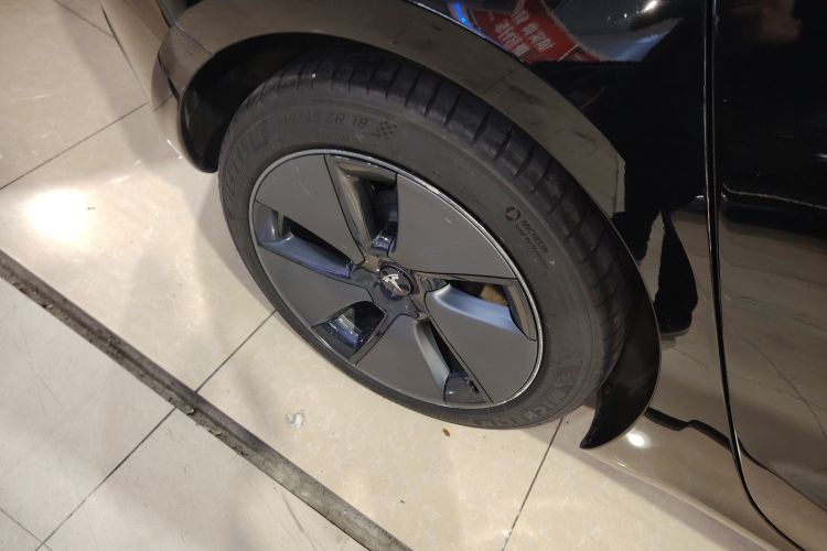 特斯拉 Model 3 2022款 后轮驱动版车身外观6008