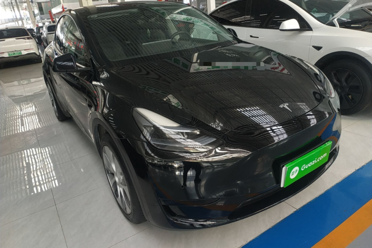 特斯拉 Model Y 2022款 改款 后轮驱动版车身外观3