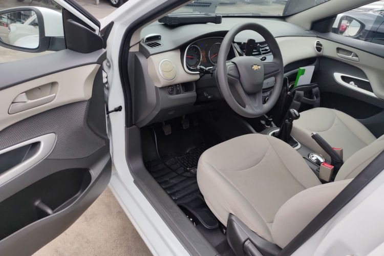 雪佛兰 2015款 赛欧3 1.5L 手动理想天窗版中控内饰20