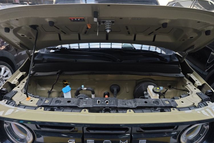 吉利银河 2024款 200km 熊猫骑士机舱底盘24