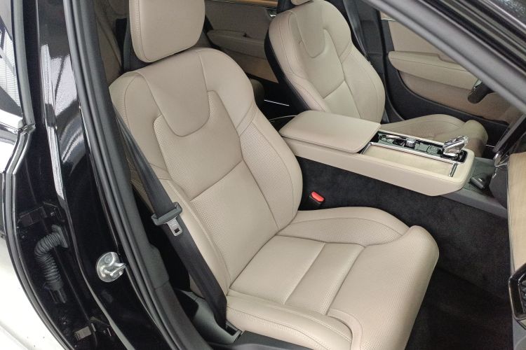 沃尔沃S90新能源 2025款 插电式混动 四驱长续航智雅豪华版局部细节41