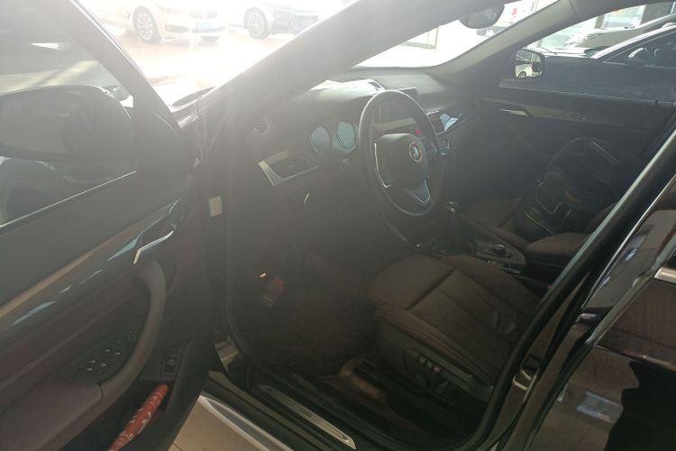 宝马X1 2019款 sDrive18Li 尊享型中控内饰20