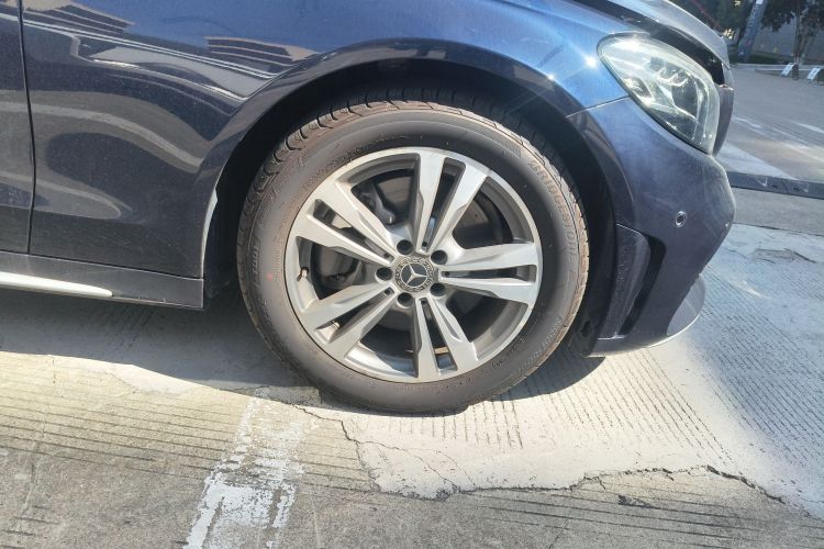 奔驰C级 2019款 C 180 L 时尚型运动版车身外观6002