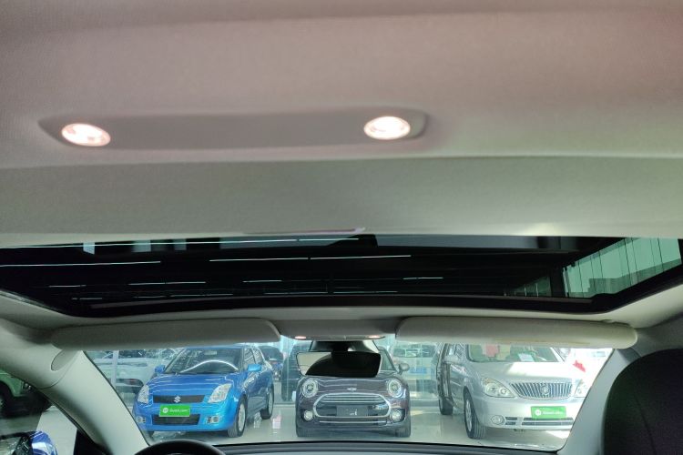 特斯拉 Model 3 2019款 标准续航后驱升级版局部细节22