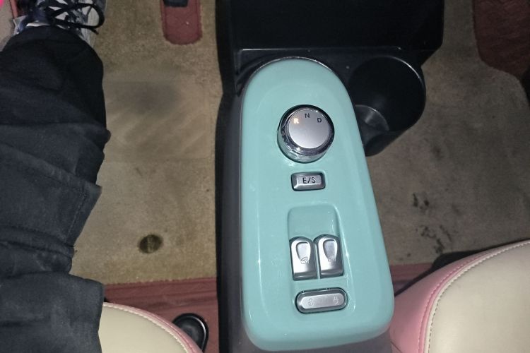 长安启源 长安Lumin 2022款 210km 香甜款中控内饰18