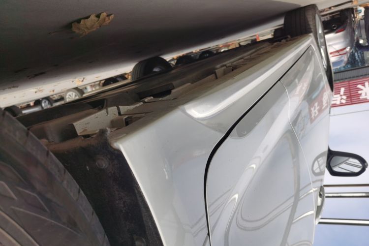 丰田 雷凌 2022款 双擎 1.8H E-CVT领先版局部细节9002