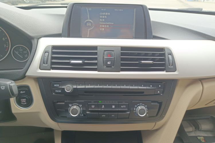 宝马3系 2013款 316i 进取型中控内饰16