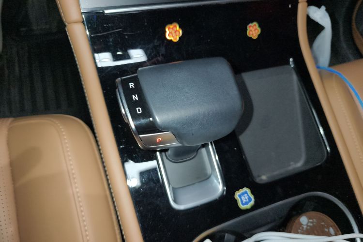 理想汽车 理想ONE 2020款 增程6座版中控内饰18