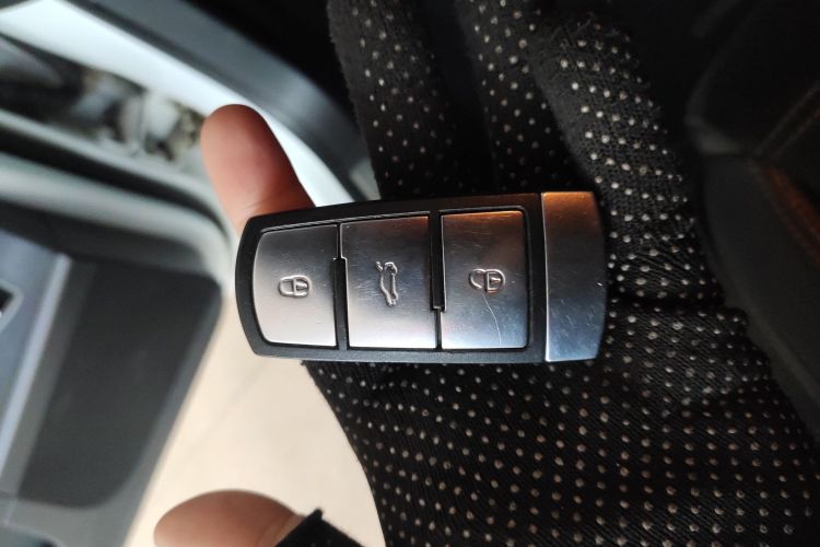 一汽-大众CC 2016款 2.0TSI 豪华型中控内饰7001