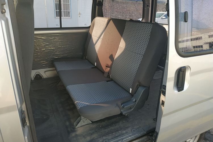 五菱汽车 五菱之光 2023款 1.5L 实用型 5/7座中控内饰21