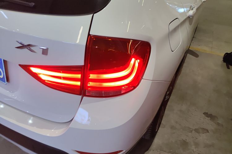 宝马X1 2015款 sDrive18i 领先晋级版车身外观9