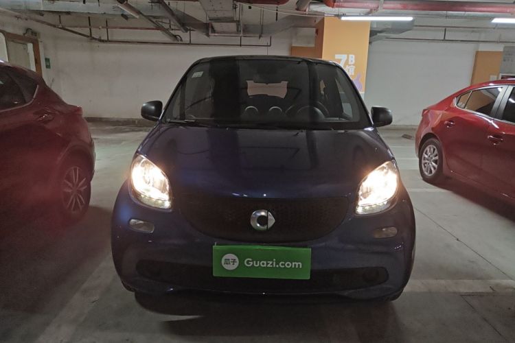smart forfour 2018款 1.0L 52千瓦灵动版车身外观2