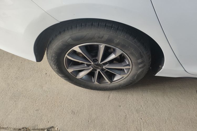 比亚迪 驱逐舰05 2024款 荣耀版 DM-i 55KM 豪华型车身外观6008