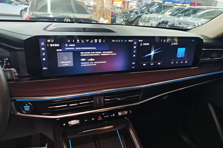 福特 探险者 2023款 EcoBoost 285 四驱钛金版 7座中控内饰16