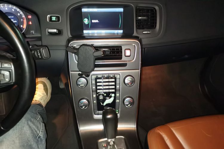 沃尔沃S60(进口) 2012款 T5 智雅版中控内饰16