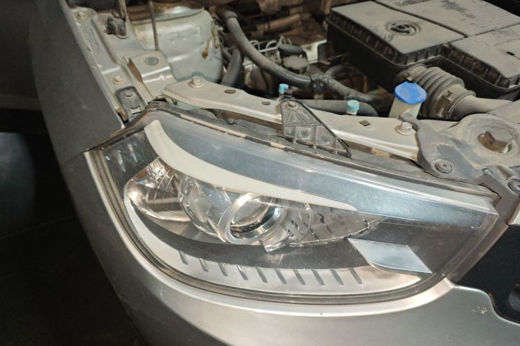 中华V3 2015款 1.5L 手动舒适型车身外观8