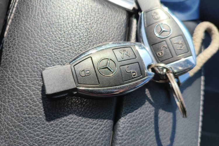 奔驰C级 2016款 C 200 运动版中控内饰11