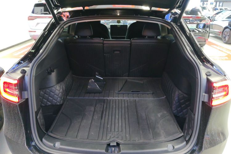 特斯拉 Model Y 2021款 标准续航后驱版局部细节23