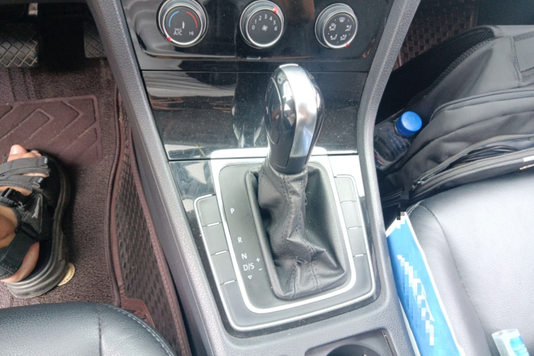 大众 高尔夫 2018款 1.6L 自动时尚型局部细节18