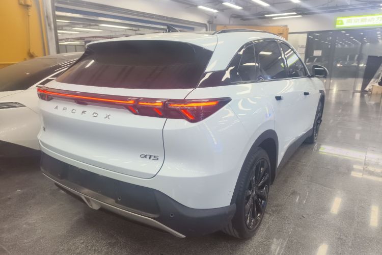 ARCFOX极狐 极狐 阿尔法T5(ARCFOX αT5) 2024款 660 MAX车身外观6005