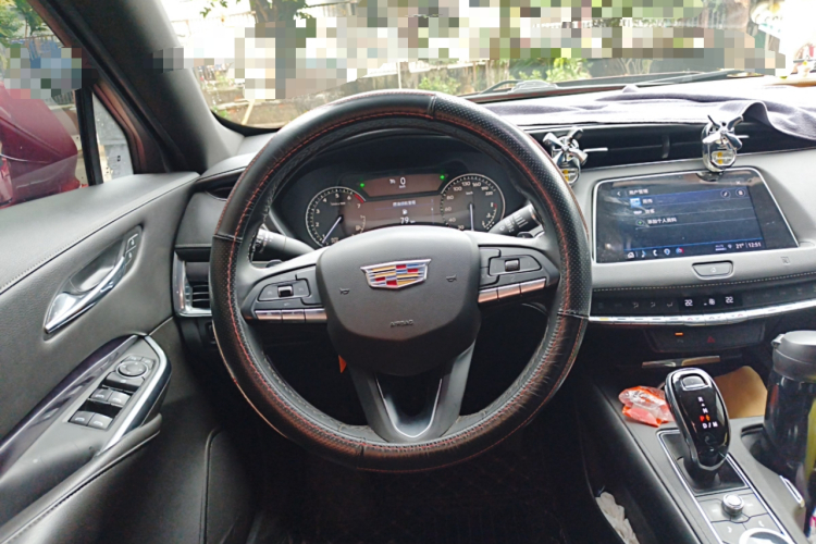 凯迪拉克XT4 2020款 改款 28T 两驱技术型中控内饰13