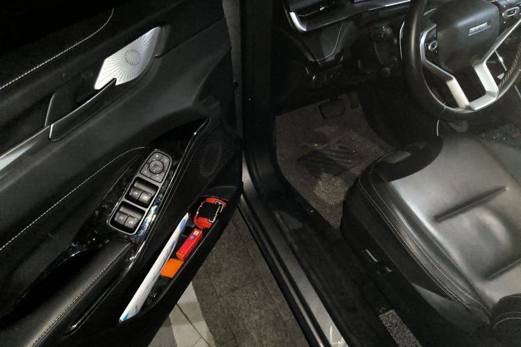 哈弗H6 2022款 第三代 1.5T 自动两驱Pro中控内饰20