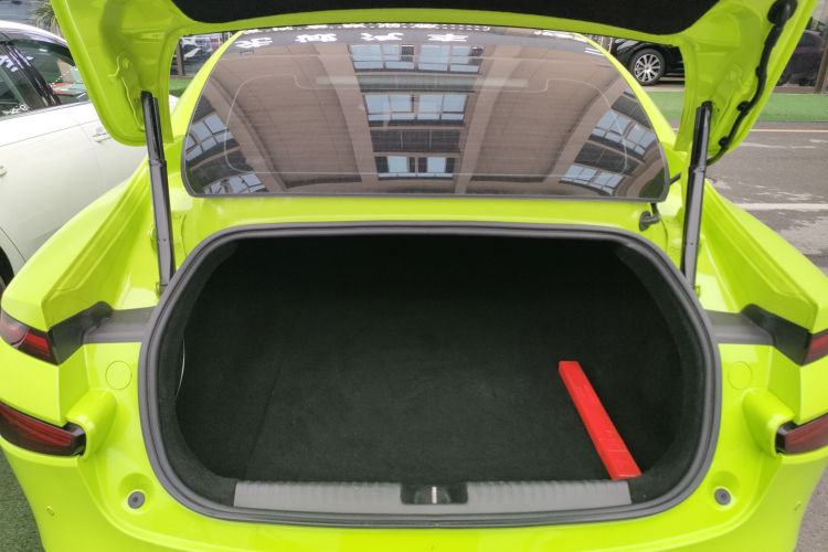 小鹏P7 2022款 670E+鹏翼版机舱底盘23