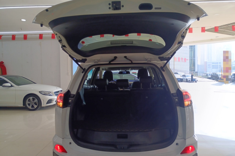 丰田 RAV4荣放 2019款 2.0L CVT两驱先锋版 国V局部细节23