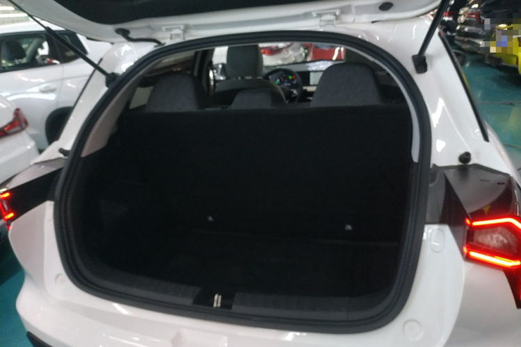 吉利几何E萤火虫 2024款 301km 龙腾版局部细节23