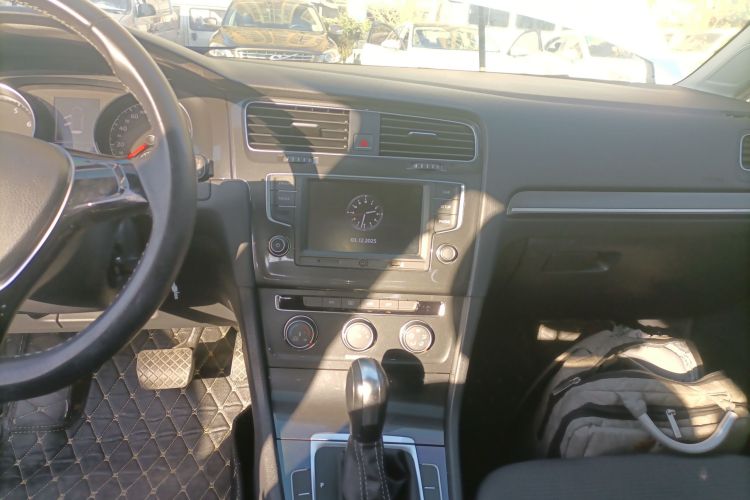 大众 高尔夫 2017款 1.6L 自动舒适百万辆纪念版局部细节16