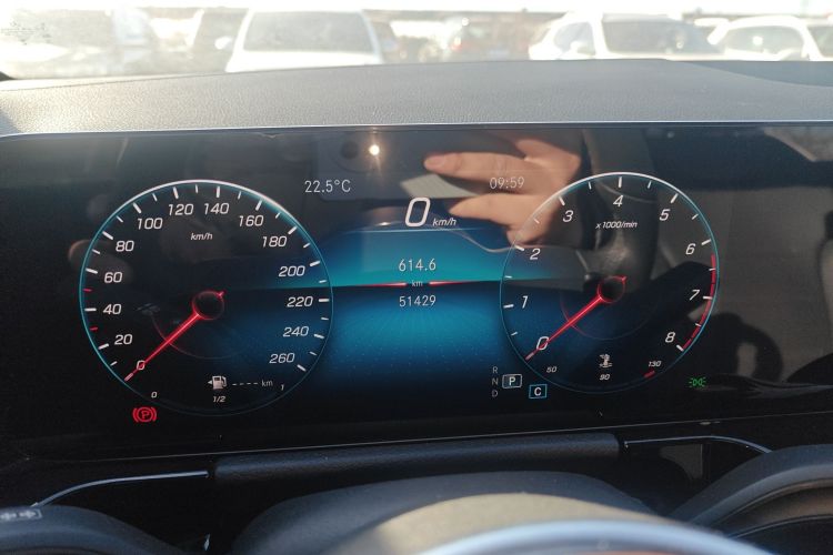 奔驰GLA 2020款 GLA 200中控内饰14