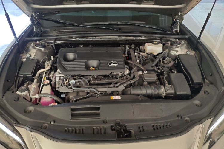 雷克萨斯ES 2025款 300h 臻享版局部细节24