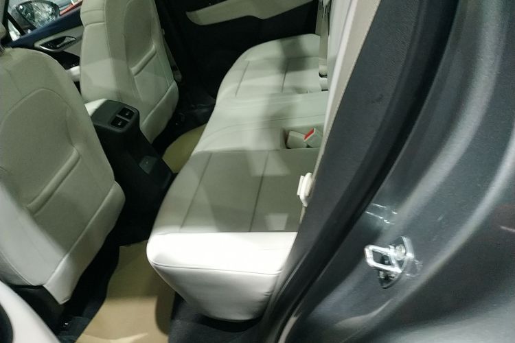 别克 2024款 昂科威Plus 四驱Avenir艾维亚中控内饰21