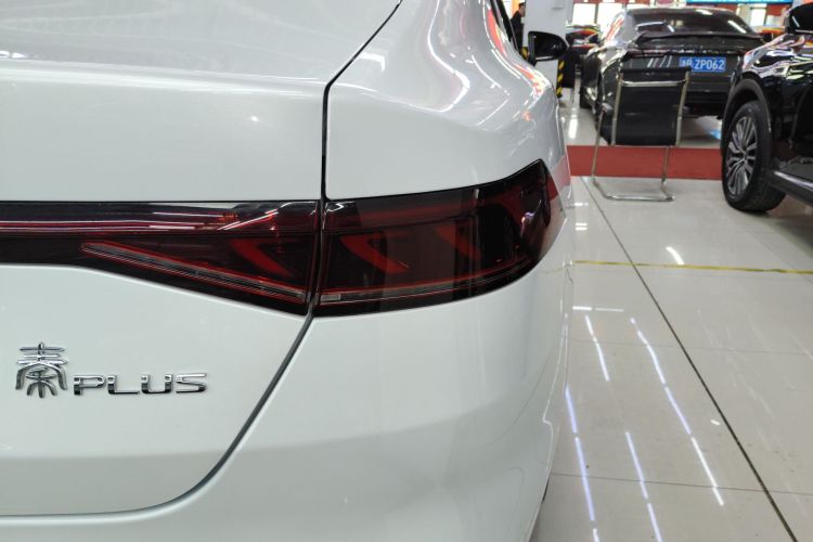 比亚迪 秦PLUS 2021款 EV 500KM 豪华型车身外观9