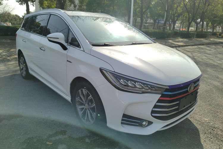 比亚迪 宋MAX 2019款 1.5T 自动智联睿逸天窗型 6座 国VI车身外观3